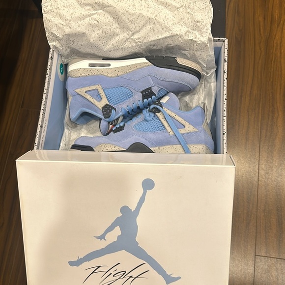 Nike NWT RARE Air Jordan 4 Retro. Size 8.5 - Picture 5 of 14